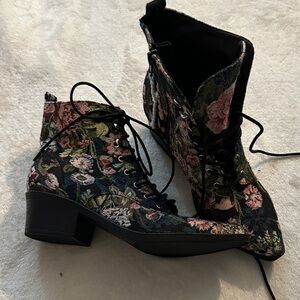 American Eagle Outfitters Black Floral Tapestry Lace-Up Boots